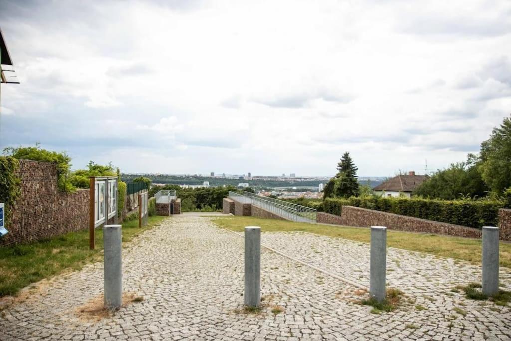 Cozy Friendly Place With Free Parking Prague Exterior photo