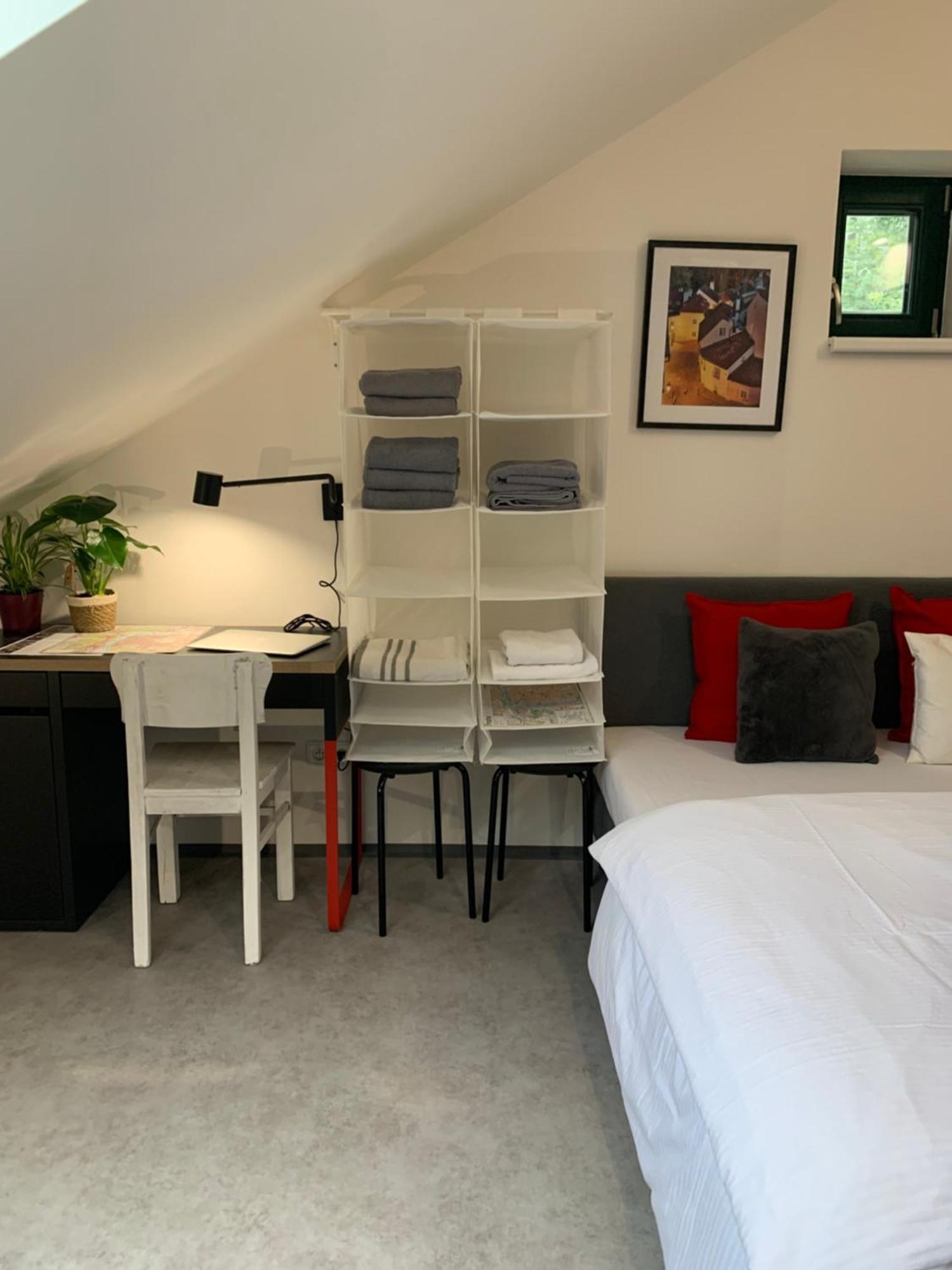 Cozy Friendly Place With Free Parking Prague Exterior photo